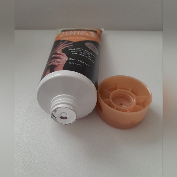 CelluDefense Shea Butter/Almond Oil Cuticle Repairing Size:8fl.oz CelluDefense - Picture 3 of 6